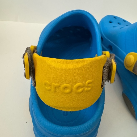 CROCS Classic All Terrain Kids Blue w Yellow Stripes Clogs Size 4 - Picture 3 of 4